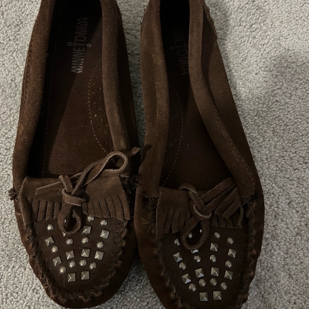 Minnetonka shoes size 8.5